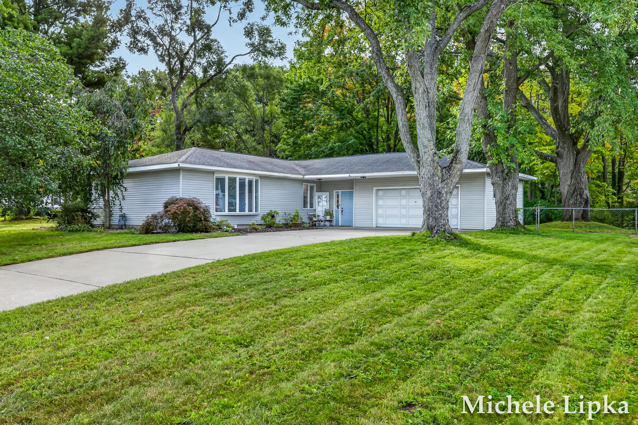 2567 Shettler Road Muskegon, MI 49444 - Photo 1 of 38 Front of Home