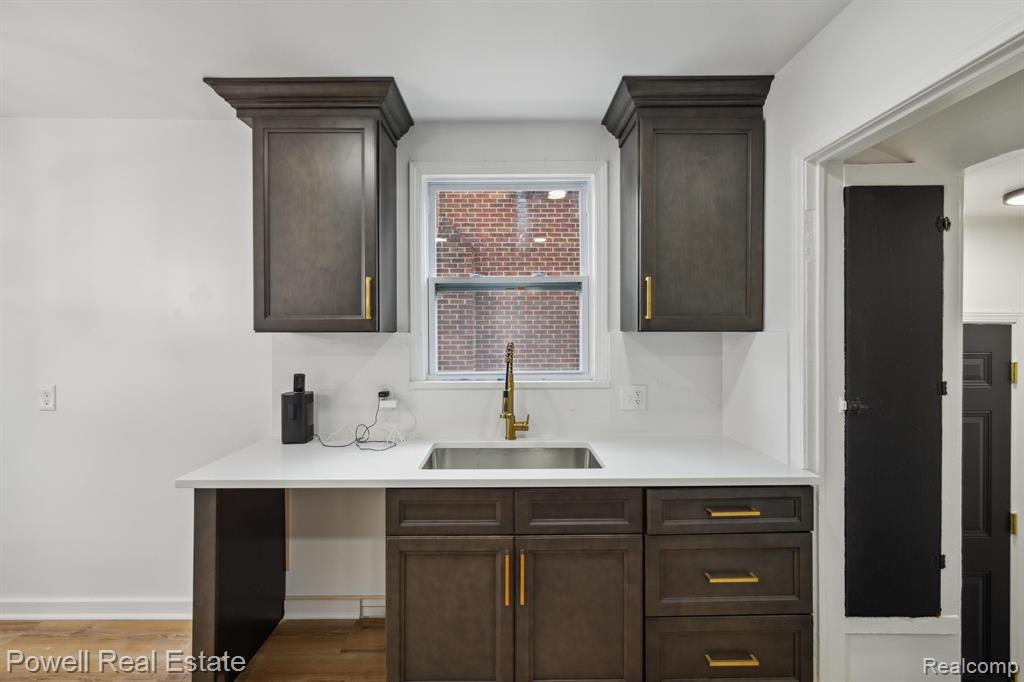 19142 Burt Road Detroit, MI 48219 - Photo 8 of 23