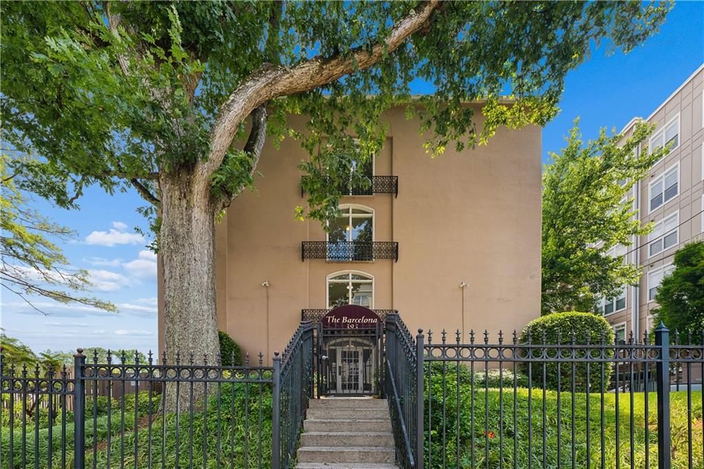 395 Pharr Road Northeast, Unit 308 Atlanta, GA 30305 - Photo 1 of 29