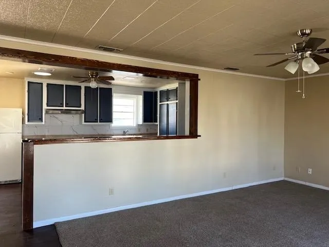 a view of livingroom with furniture