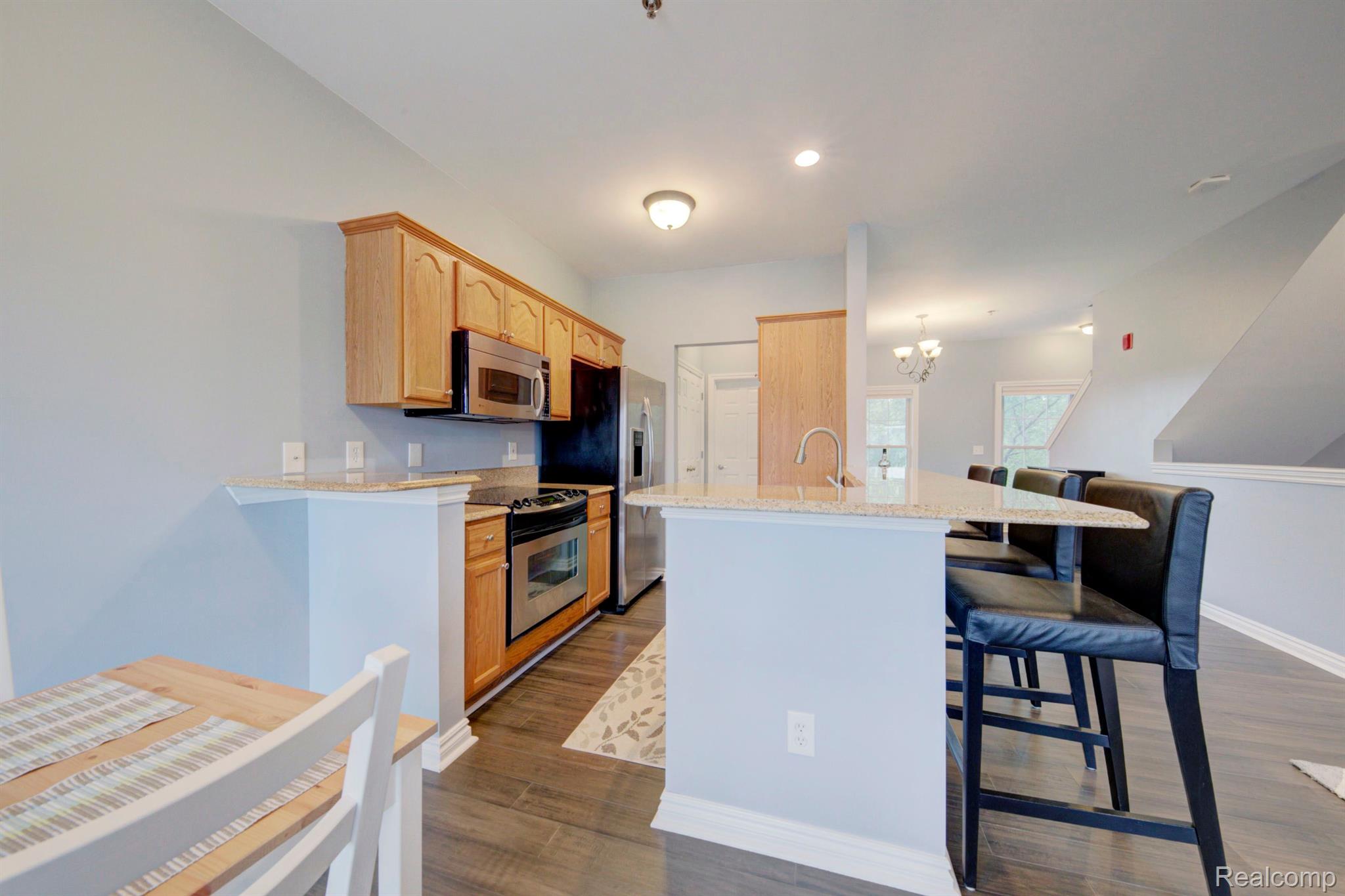 45575 North Stonewood Road Canton, MI 48187 - Photo 15 of 40 Gallery Image 15