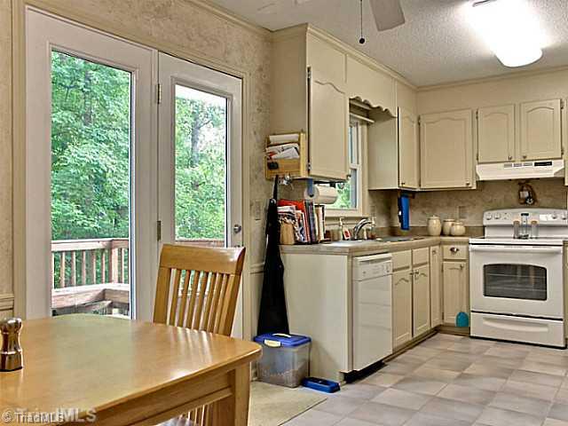 3932 Laurel Grove Road Winston-Salem, NC 27127 - Photo 5 of 16 Kitchen.