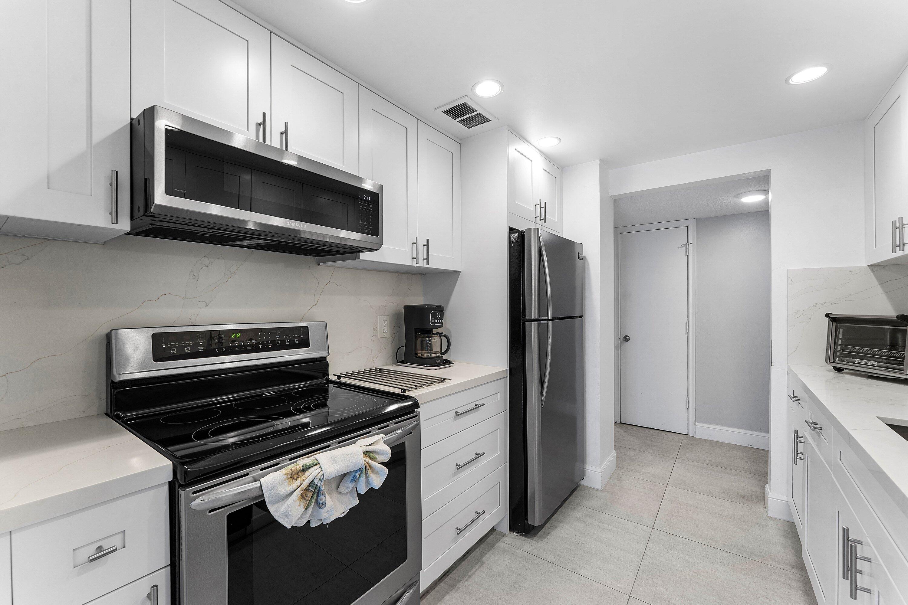 1111 South Ocean Boulevard, Unit 213 Boca Raton, FL 33432 - Photo 12 of 34 004-1111SouthOceanBoulevard-213-BocaRato