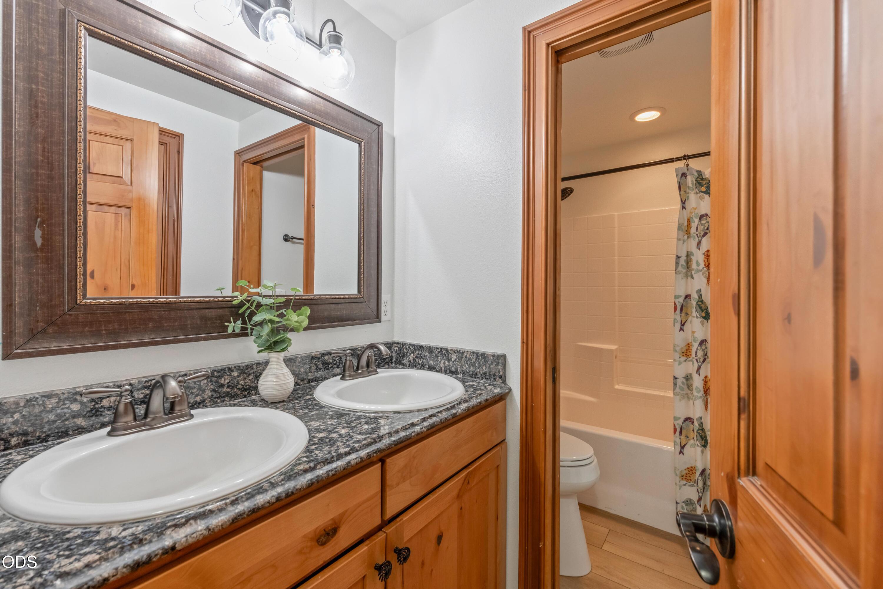 20218 Archie Briggs Road Bend, OR 97703 - Photo 19 of 34