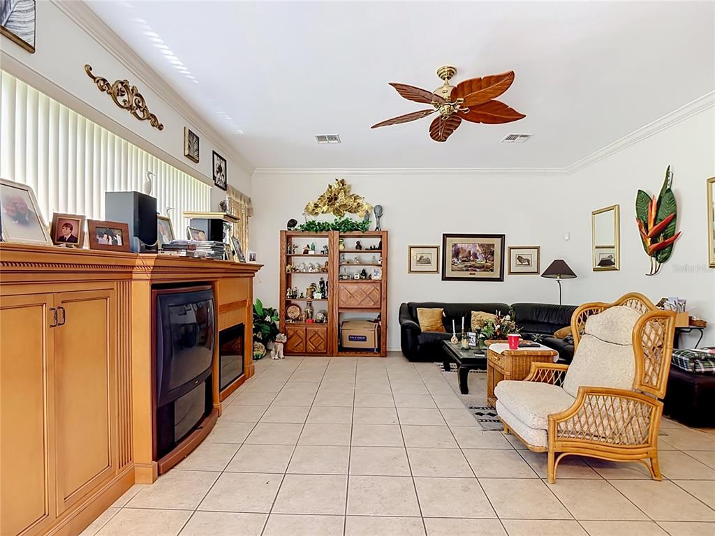 2221 Oxford Ridge Circle Lehigh Acres, FL 33973 - Photo 13 of 98