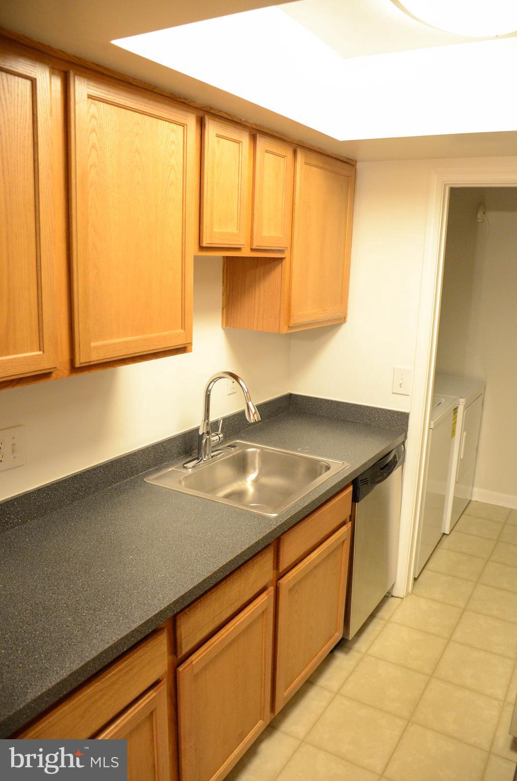 14905 Rydell Road, Unit B1 Centreville, VA 20121 - Photo 5 of 8 Gallery Image 5