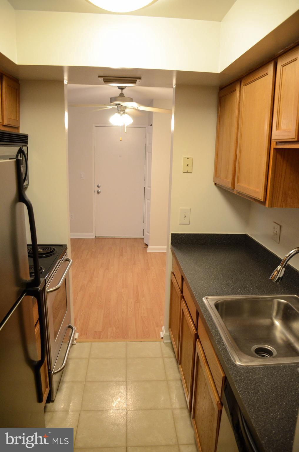 14905 Rydell Road, Unit B1 Centreville, VA 20121 - Photo 6 of 8 Gallery Image 6