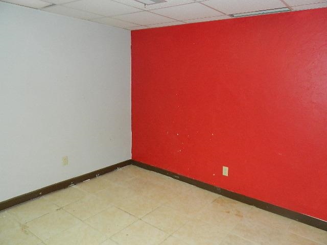 814 East 11th Avenue Winfield, KS 67156 - Photo 14 of 19