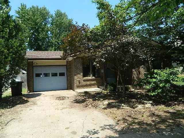 $94,500 | 814 East 11th Avenue, Winfield, KS 67156