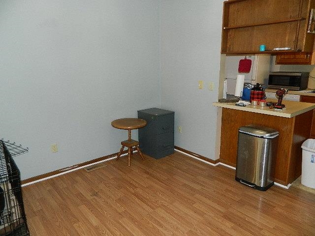 814 East 11th Avenue Winfield, KS 67156 - Photo 4 of 19