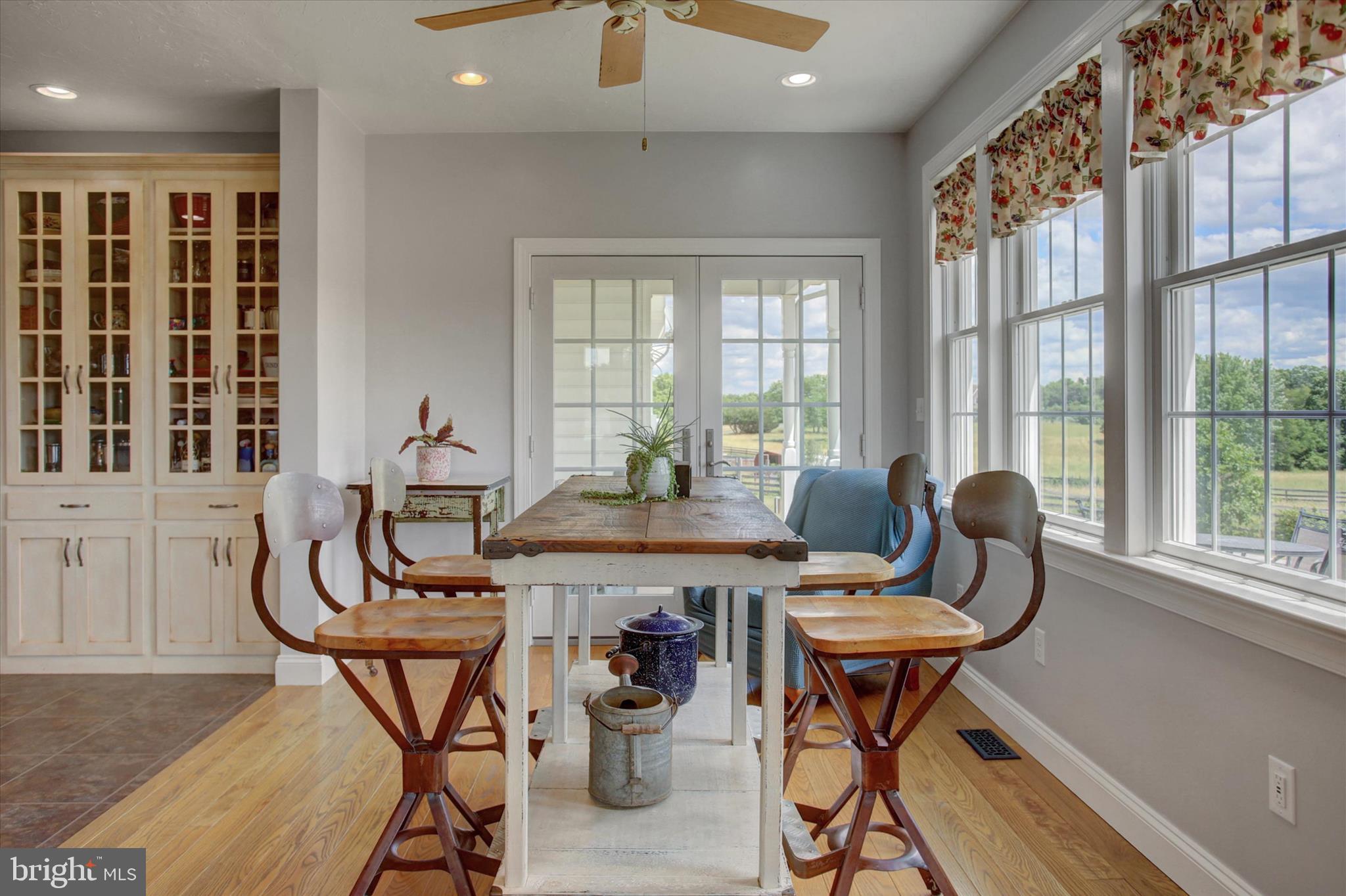 1430 Longs Gap Road Carlisle, PA 17013 - Photo 35 of 92 Dining/gathering area in kitchen
