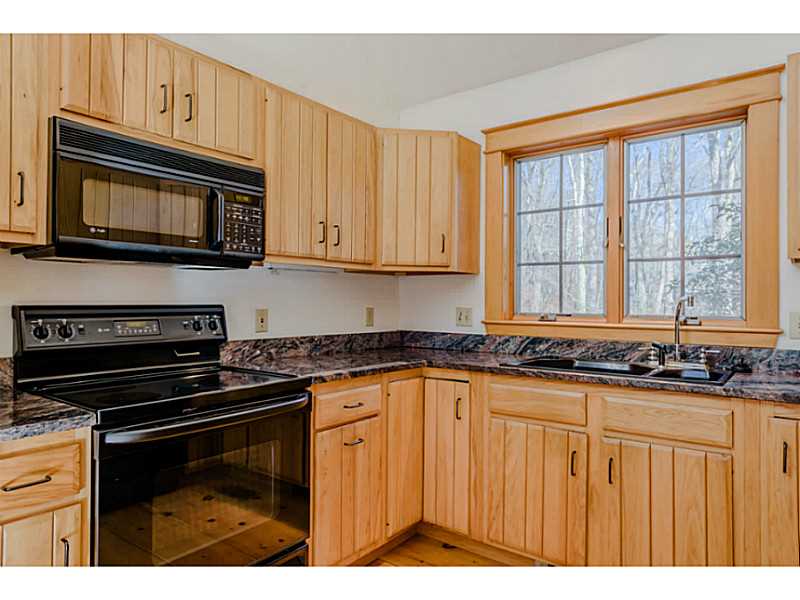 746 Middlebridge Road South Kingstown, RI 02879 - Photo 11 of 25 Kitchen.