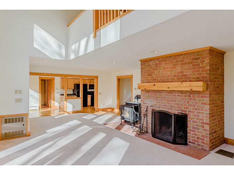 746 Middlebridge Road South Kingstown, RI 02879 - Photo 8 of 25 Living Room.