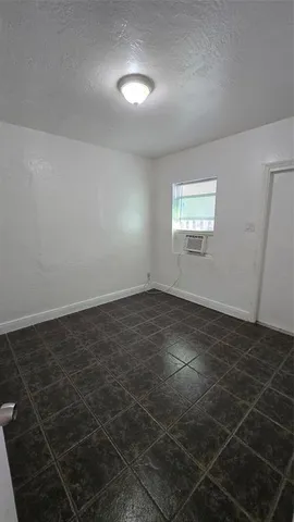 $1,350 | 1012 Northwest 2nd Avenue, Unit 2, Hallandale Beach, FL 33009