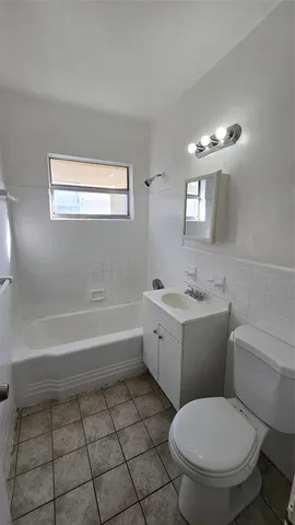 $1,350 | 1012 Northwest 2nd Avenue, Unit 2, Hallandale Beach, FL 33009