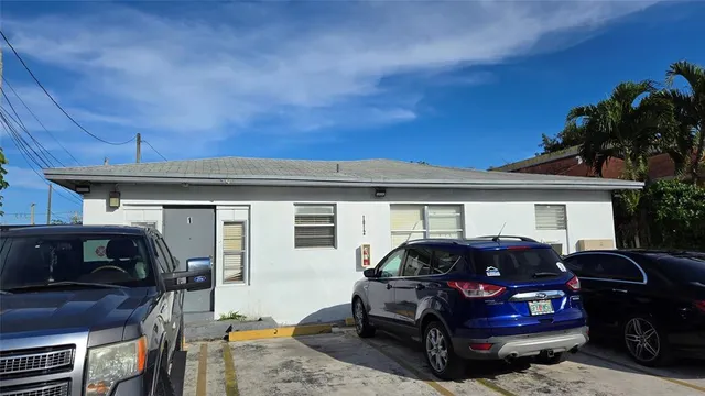 $1,350 | 1012 Northwest 2nd Avenue, Unit 2, Hallandale Beach, FL 33009