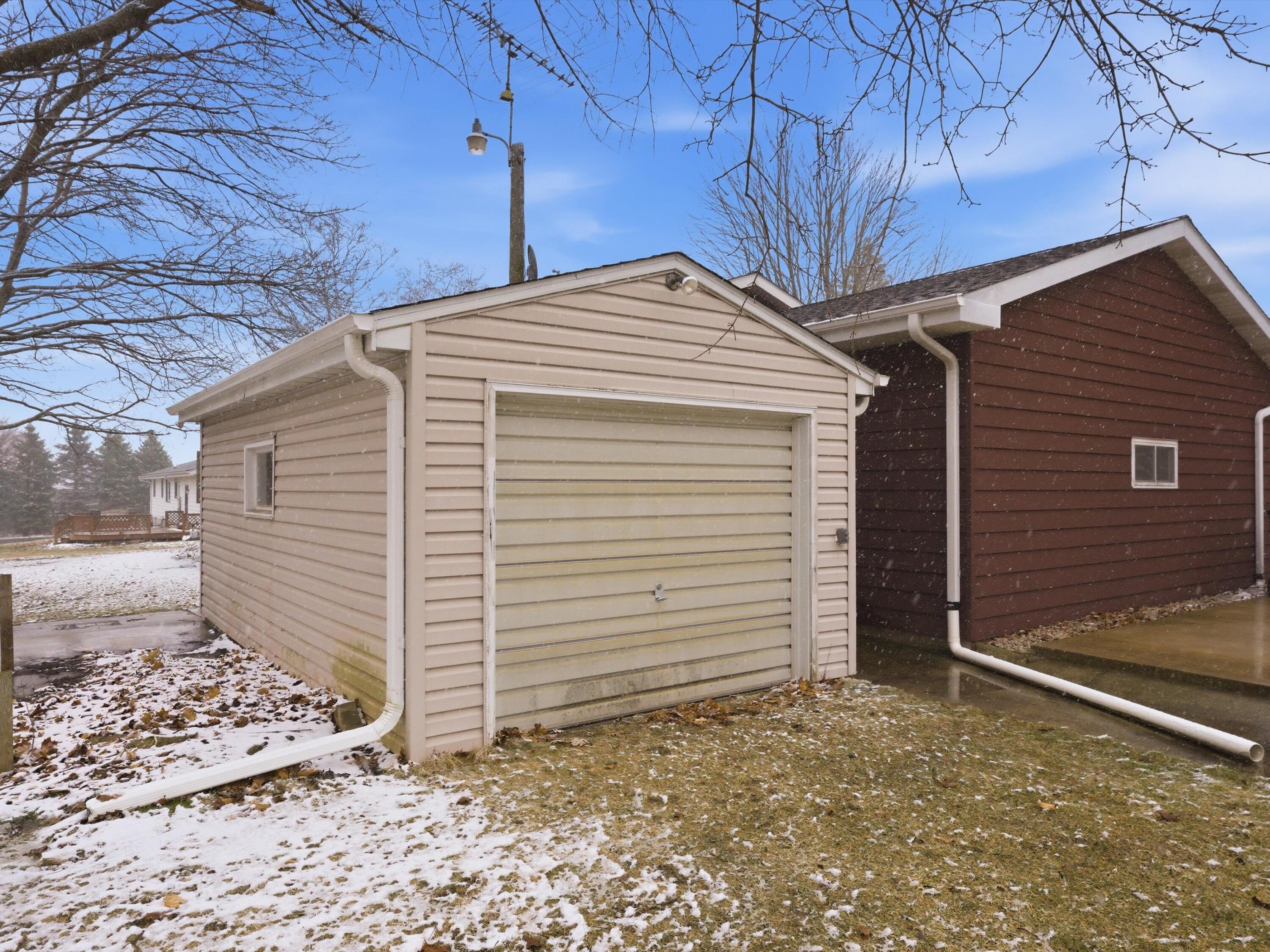 W7884 Center Road Greenbush, WI 53023 - Photo 9 of 32 12-008_2873914_09645