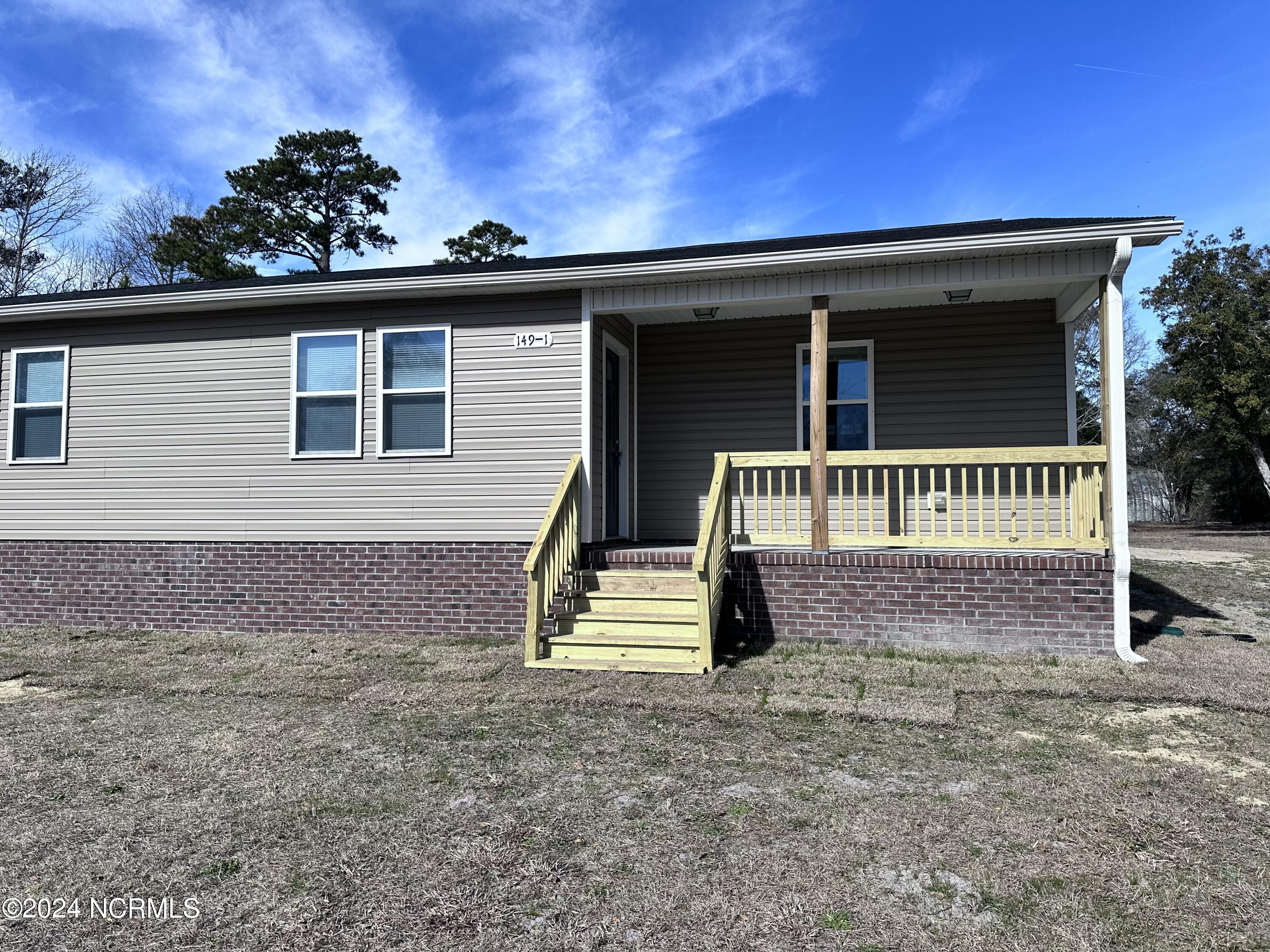 149 Oyster Lane, Unit 1 Hubert, NC 28539 - Photo 1 of 20 IMG_5157