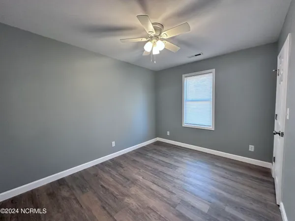 $1,250 | 149 Oyster Lane, Unit 1, Hubert, NC 28539