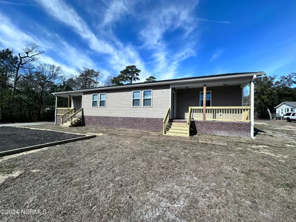 $1,250 | 149 Oyster Lane, Unit 1, Hubert, NC 28539