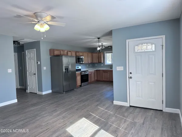 $1,250 | 149 Oyster Lane, Unit 1, Hubert, NC 28539