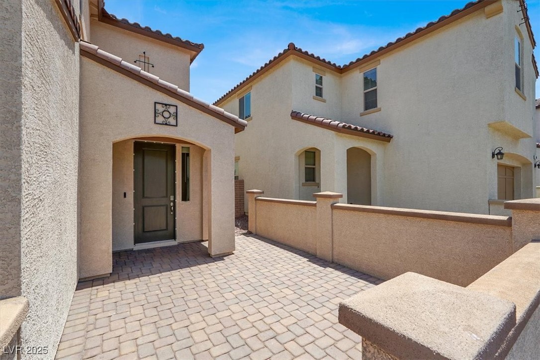 348 Andy Wheeler Drive Henderson, NV 89011 - Photo 3 of 42 Gallery Image 3