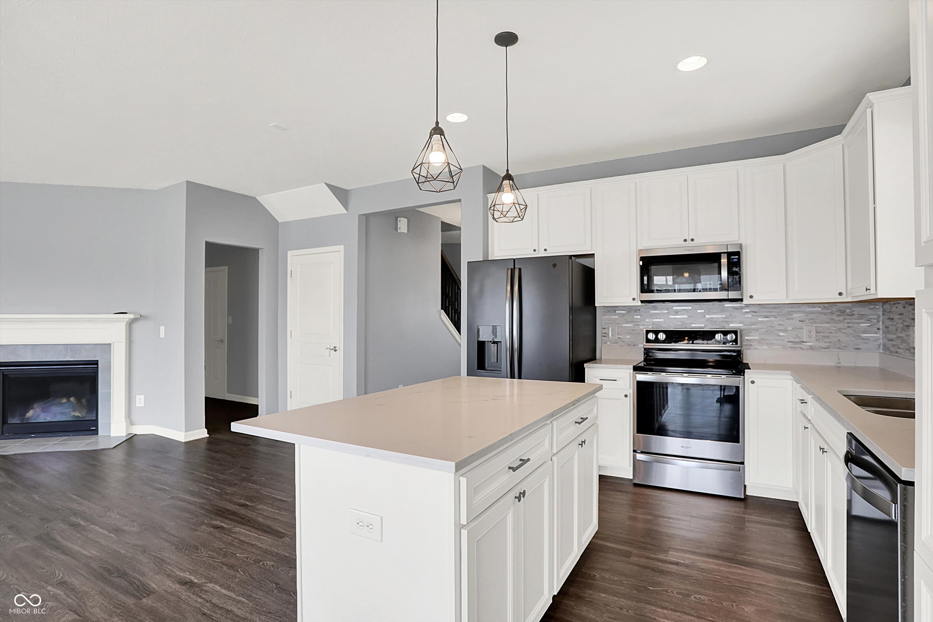 6827 Fallen Leaf Drive Whitestown, IN 46075 - Photo 10 of 43