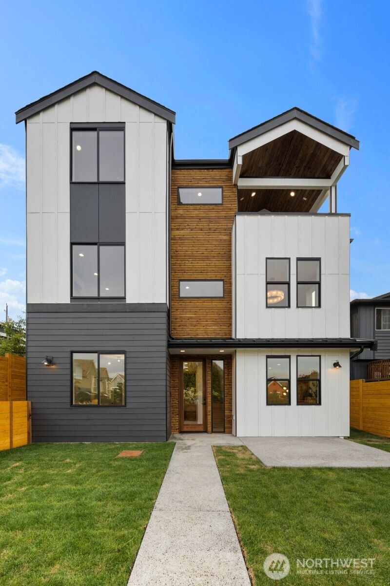 5921 32nd Avenue Southwest Seattle, WA 98126 - Photo 1 of 37