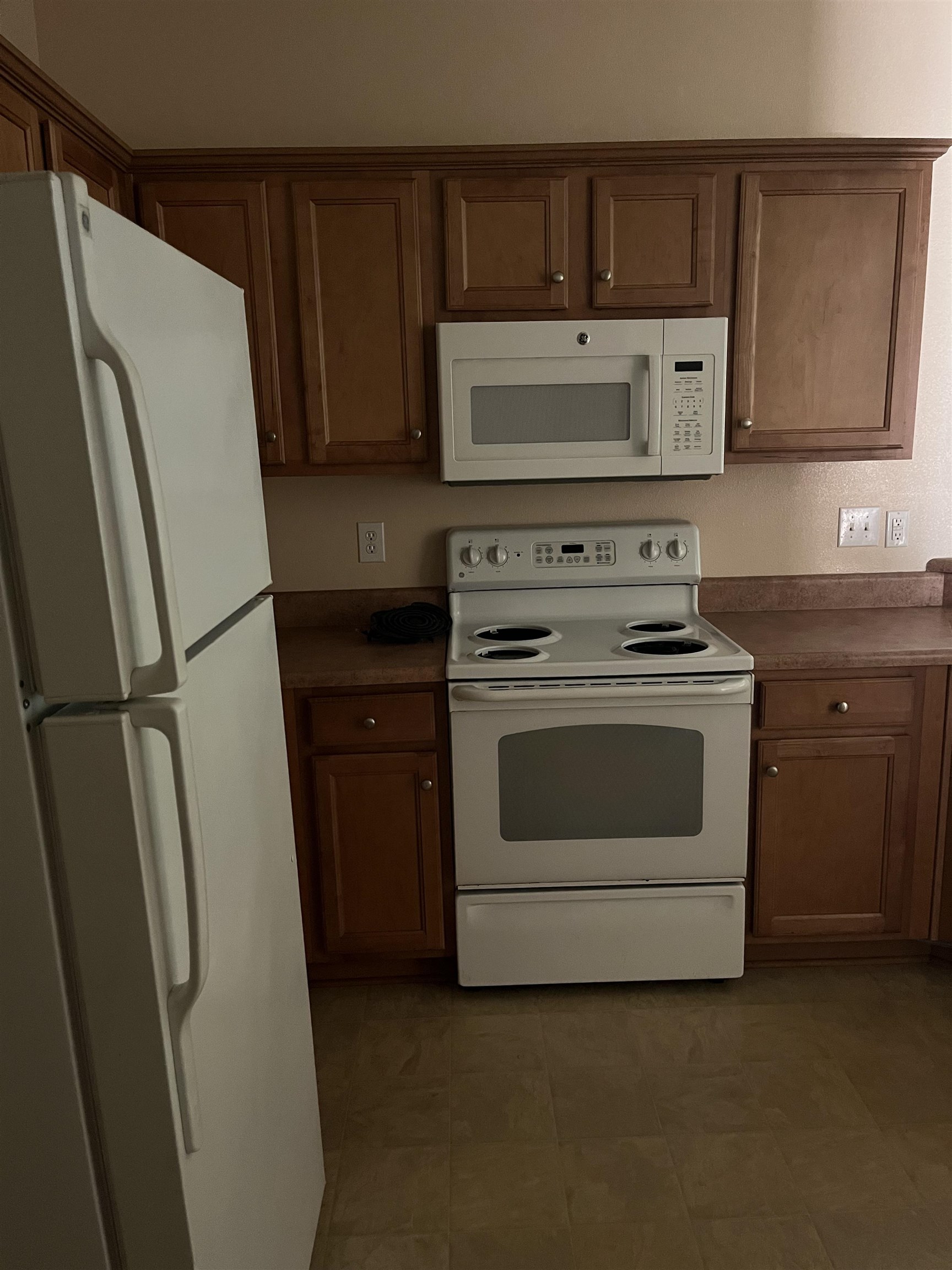 299 Ogden Court Foley, AL 36535 - Photo 7 of 21 Kitchen