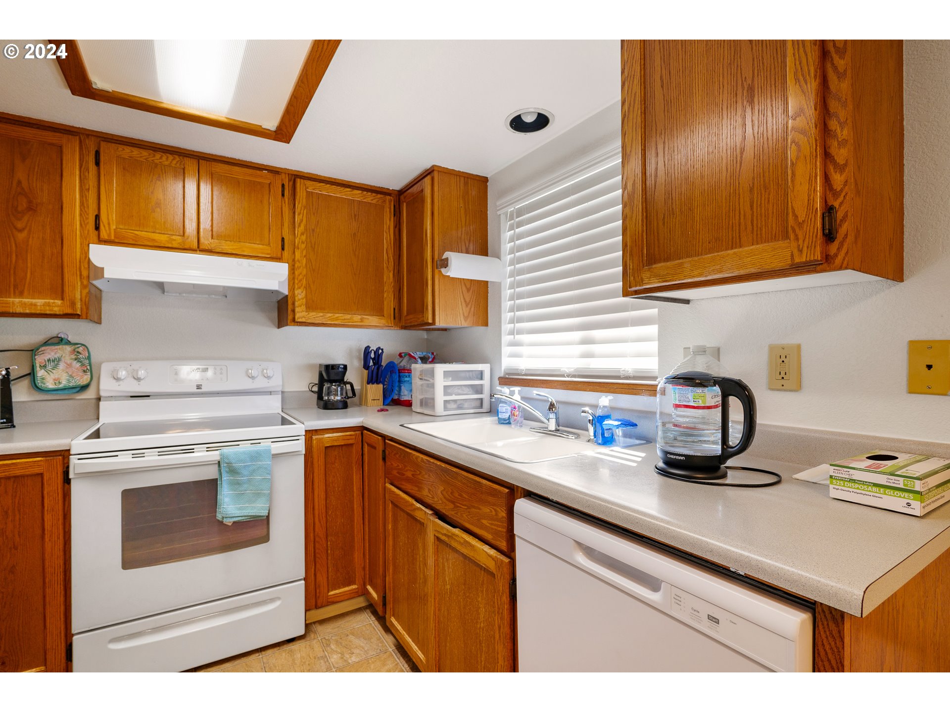 716 Pioneer Road Brookings, OR 97415 - Photo 14 of 48