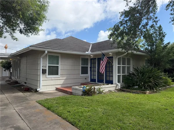 $3,100 | 452 Delaine Drive, Corpus Christi, TX 78411