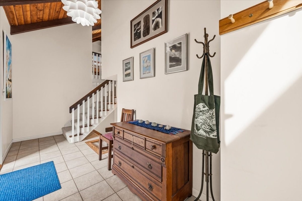 28 Lawrence Farm Road Falmouth, MA 02543 - Photo 3 of 24 Gallery Image 3