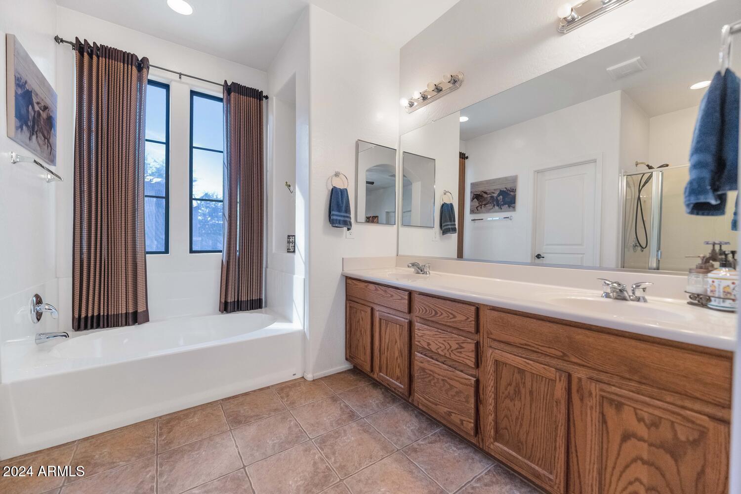 2303 West Jake Haven Phoenix, AZ 85085 - Photo 12 of 25 2303 W Jake Haven-large-012-017-2303 W J