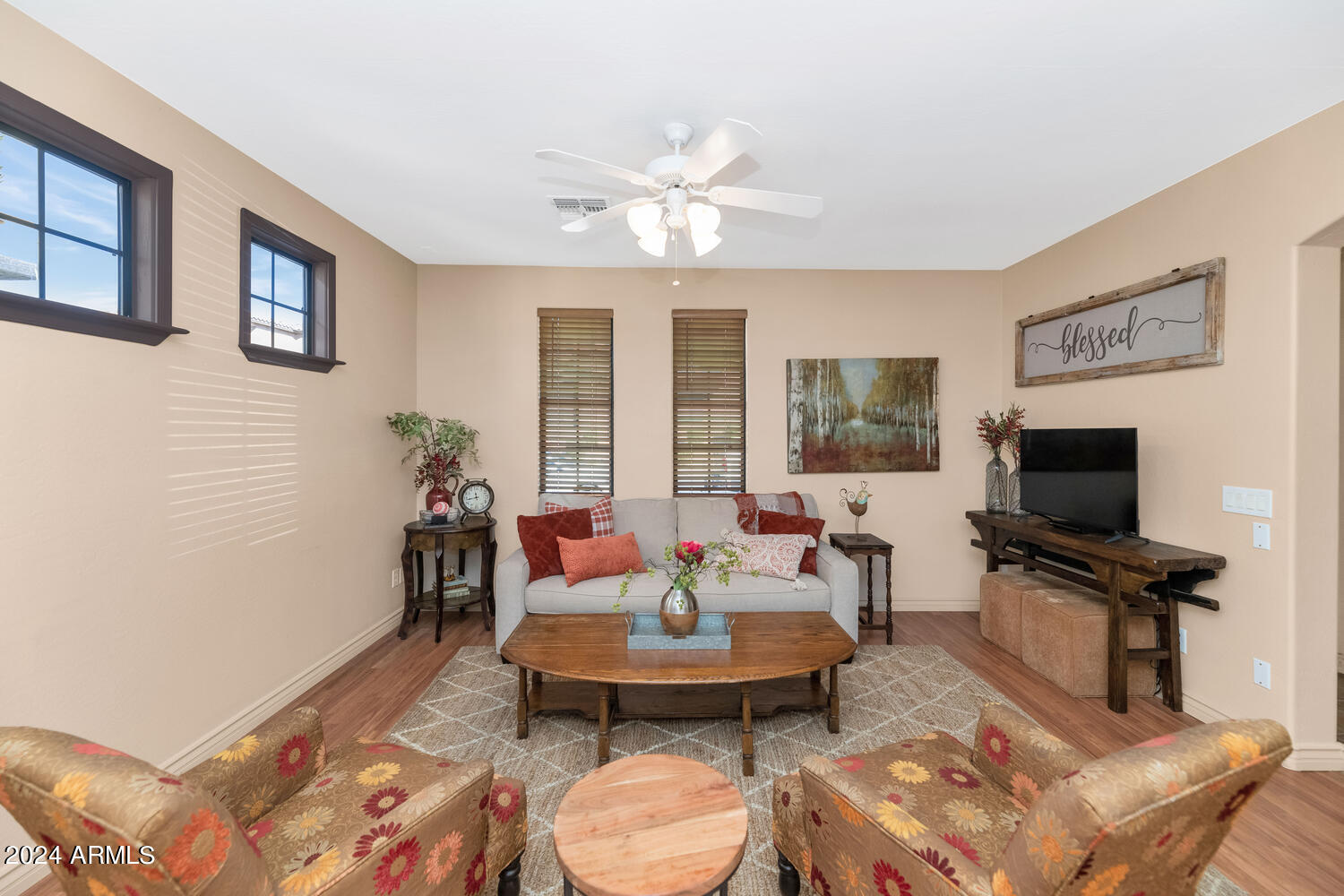 2303 West Jake Haven Phoenix, AZ 85085 - Photo 5 of 25 2303 W Jake Haven-large-005-002-2303 W J