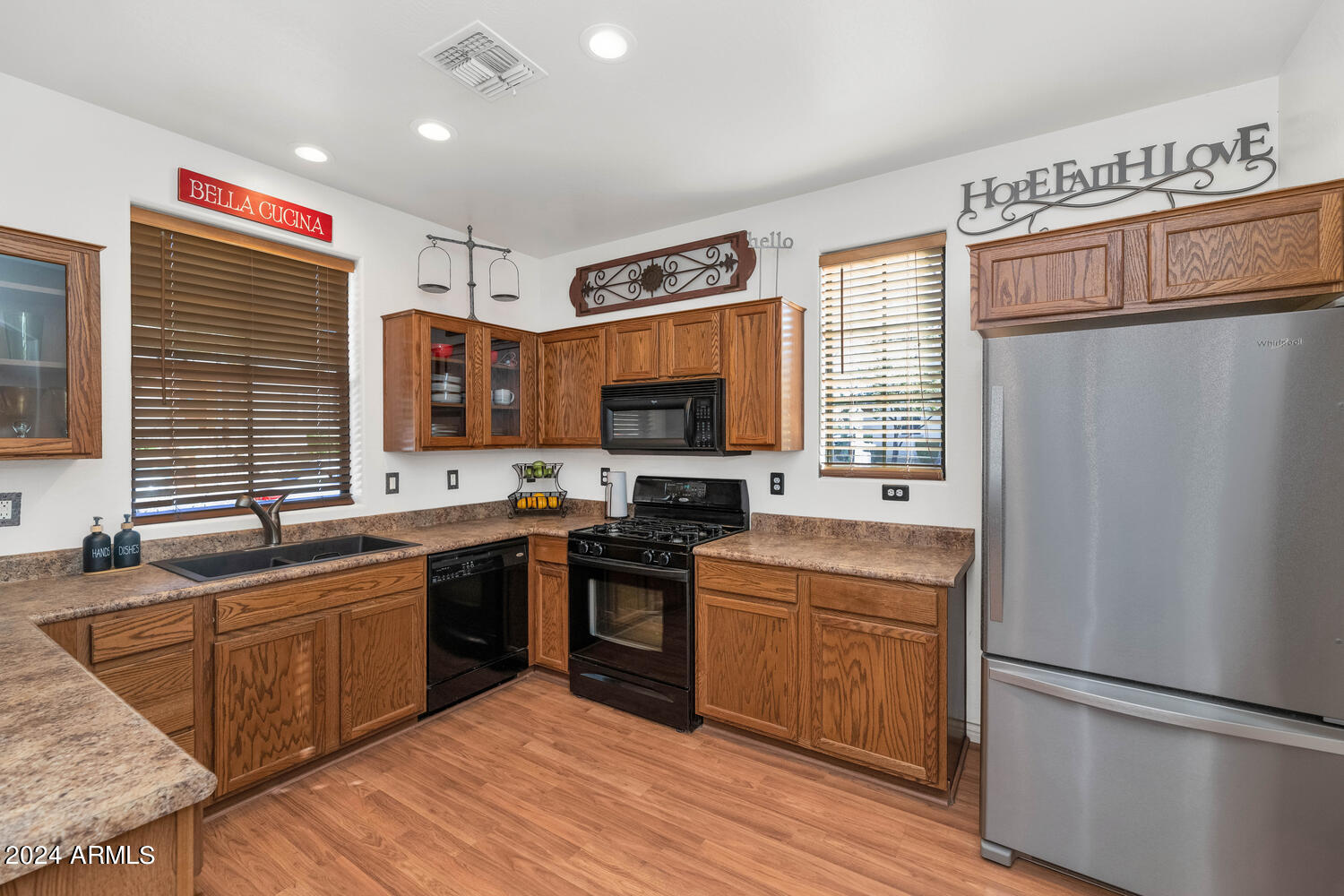 2303 West Jake Haven Phoenix, AZ 85085 - Photo 7 of 25 2303 W Jake Haven-large-007-004-2303 W J