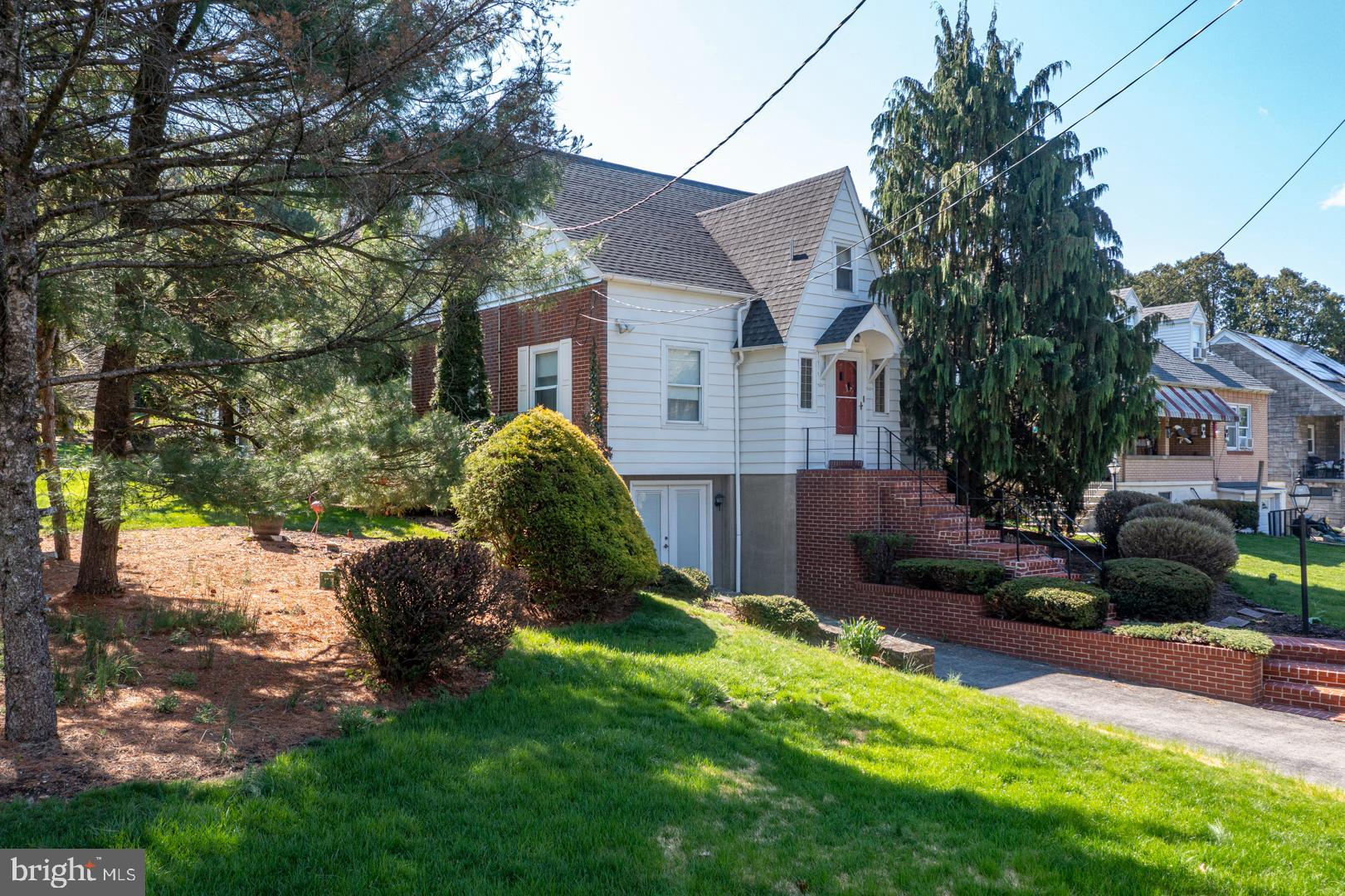 2867 Pricetown Road Temple, PA 19560 - Photo 2 of 35