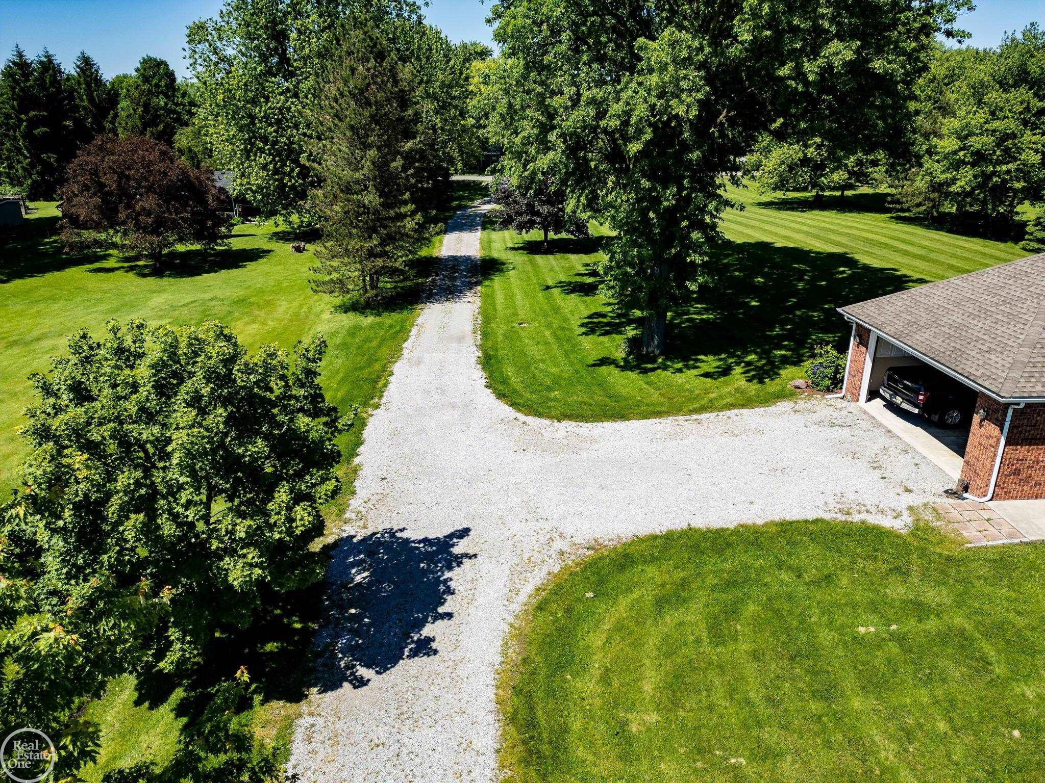 7487 Shea Road Marine City, MI 48039 - Photo 8 of 76 50166003-03a684e0-0a62-4ac7-a4d2-c497895ad502.JPG