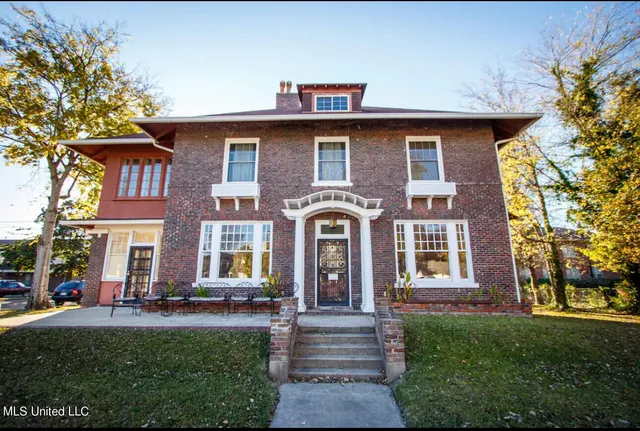 $410,000 | 111 Leflore Avenue, Clarksdale, MS 38614