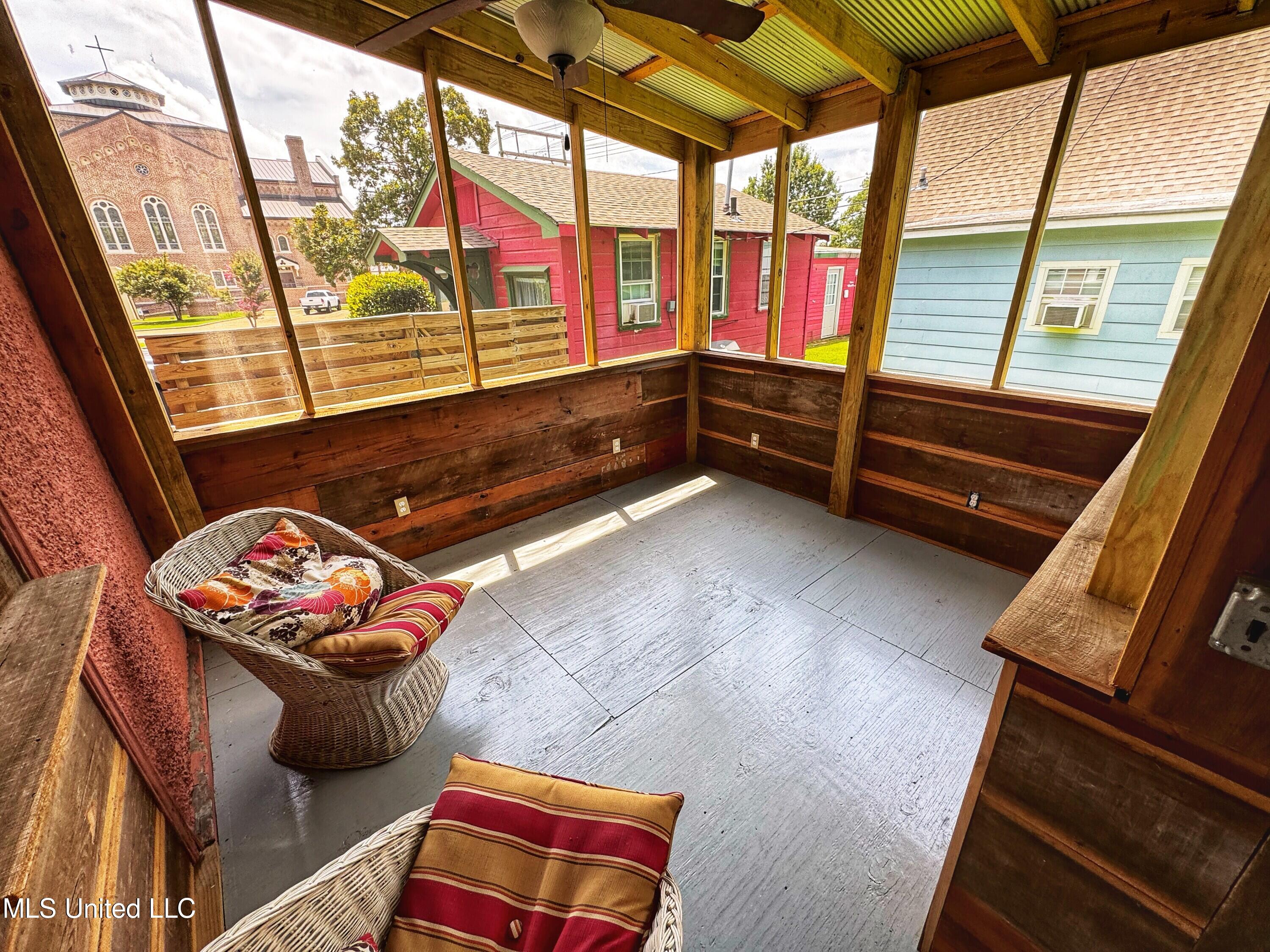 111 Leflore Avenue Clarksdale, MS 38614 - Photo 20 of 38 IMG_1275