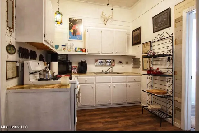 $410,000 | 111 Leflore Avenue, Clarksdale, MS 38614