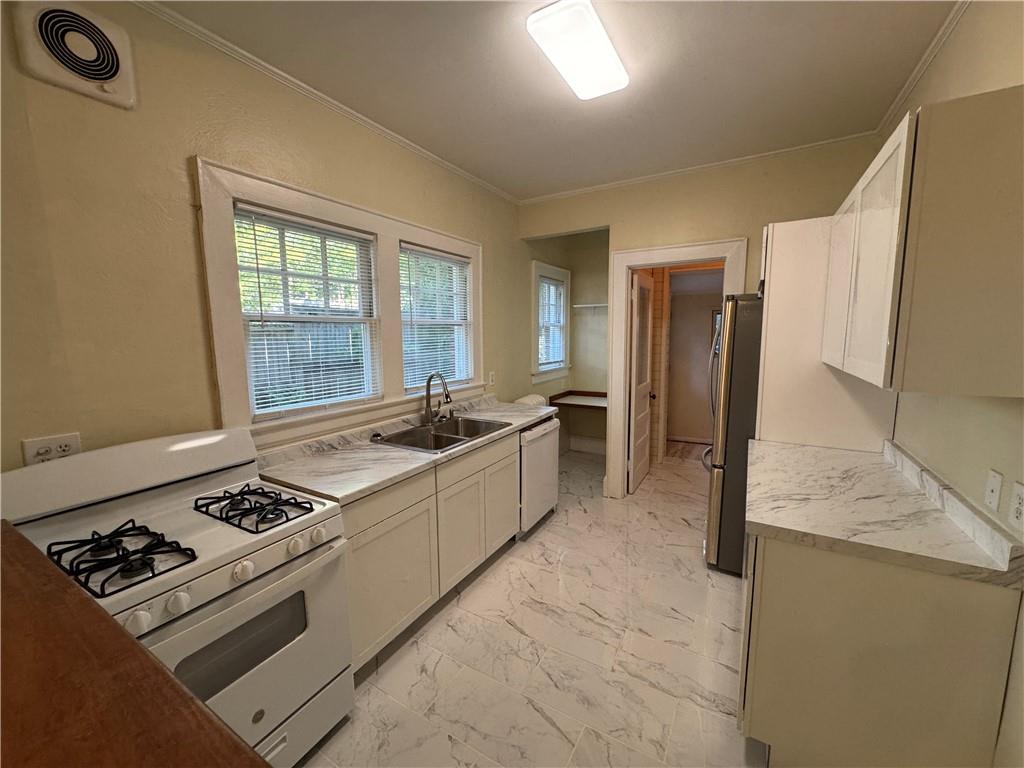 1292 Oxford Road Northeast Atlanta, GA 30306 - Photo 6 of 18 Gallery Image 6