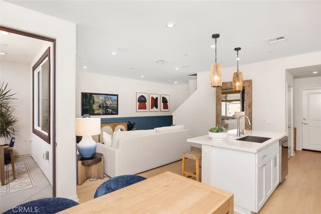 $919,990 | 7022 Solara Way, Westminster, CA 92683