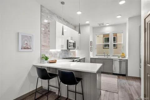 $590,000 | 2200 Tremont Place, Unit 5, Denver, CO 80205
