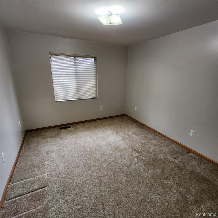 28705 Inkster Road Farmington Hills, MI 48334 - Photo 16 of 24