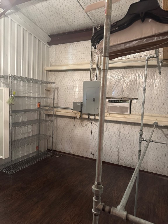 16375 Grand Flower Road Plantersville, TX 77363 - Photo 21 of 25 a room with wooden floor and windows