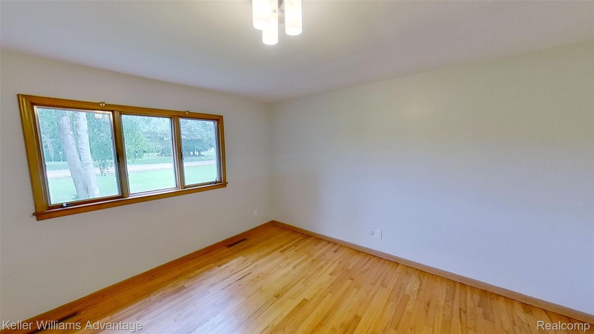 30862 West Road New Boston, MI 48164 - Photo 22 of 33 WestRd_30862_Bedroom C1.jpg