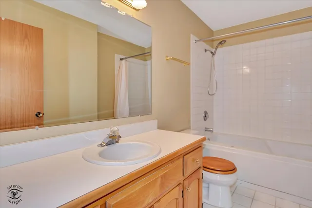 $310,000 | 1110 East Treeline Drive, Lockport, IL 60441