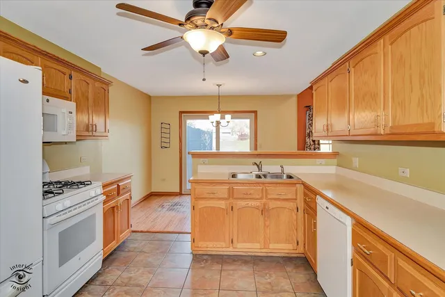 $310,000 | 1110 East Treeline Drive, Lockport, IL 60441