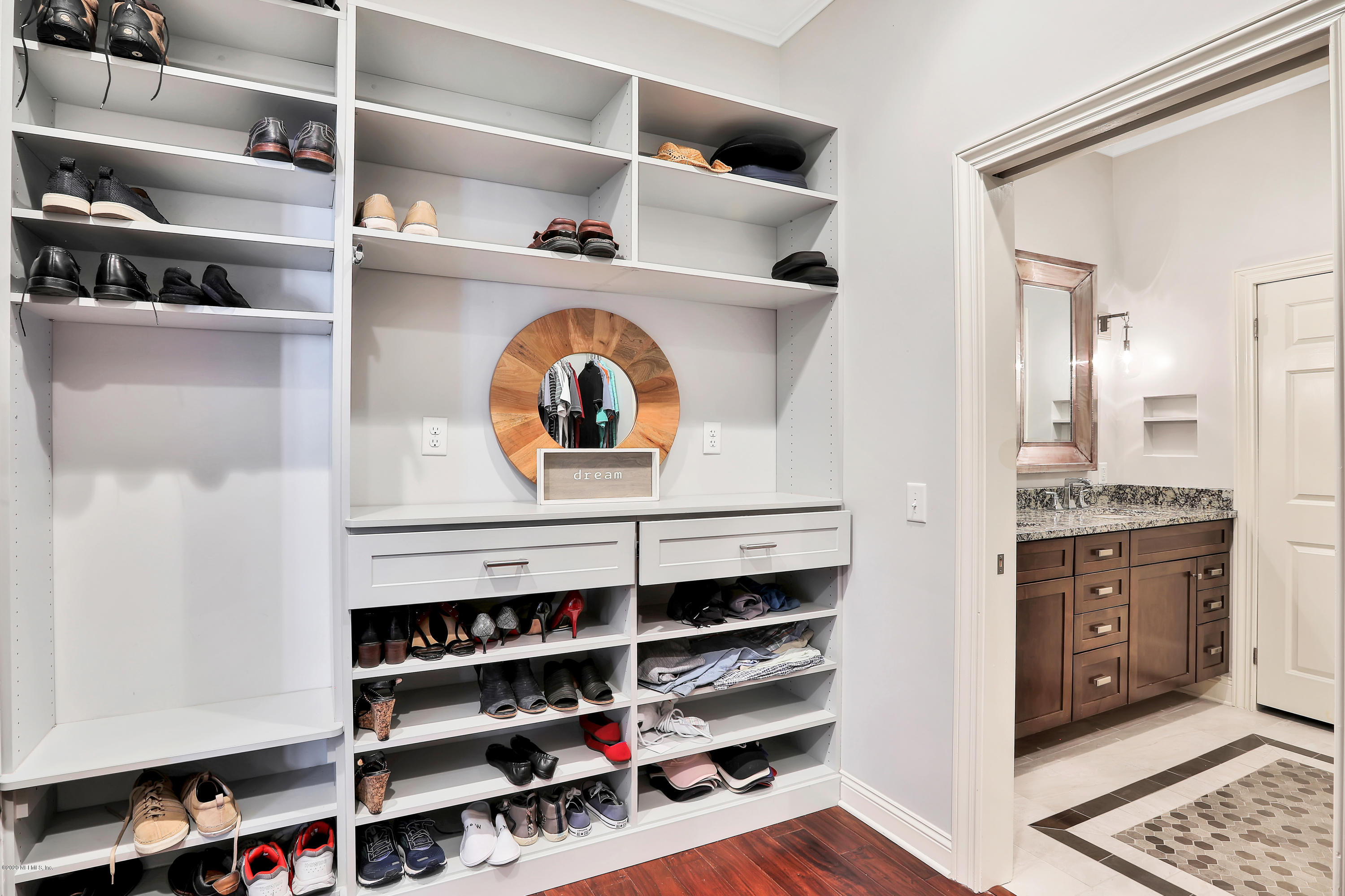 1722 River Road Jacksonville, FL 32207 - Photo 20 of 56 Custom Closet