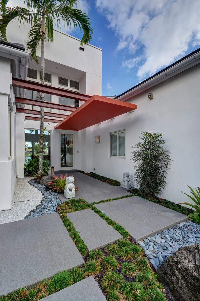 20932 Pacifico Terrace Boca Raton, FL 33433 - Photo 2 of 54 entryway_700.jpg